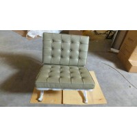 Barcelona Chair In Olive Colorin Italian Leather in Standard grade